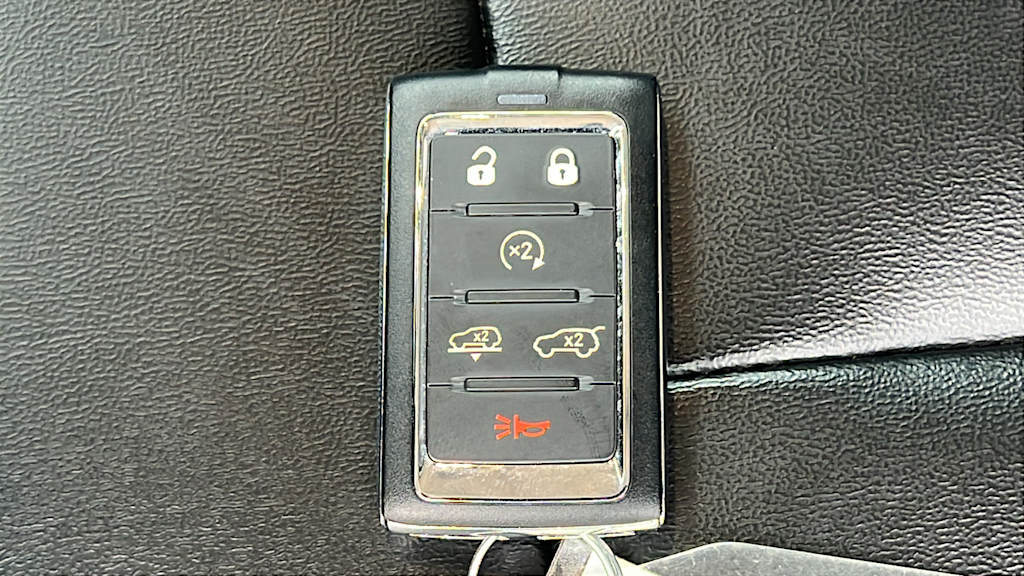 Thumbnail: 2023 Jeep Grand Cherokee - 17