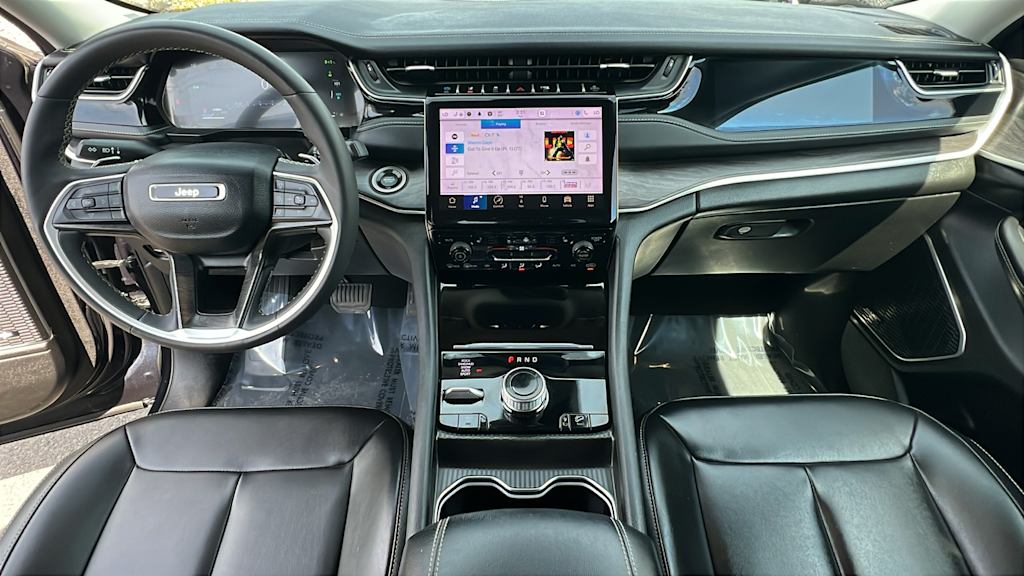 Thumbnail: 2023 Jeep Grand Cherokee - 14