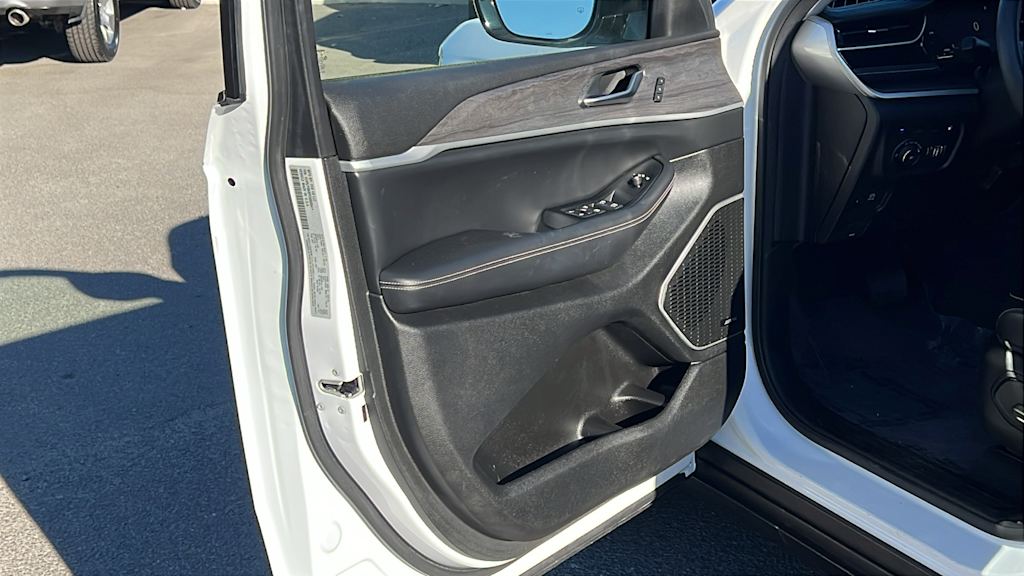 Thumbnail: 2023 Jeep Grand Cherokee - 29
