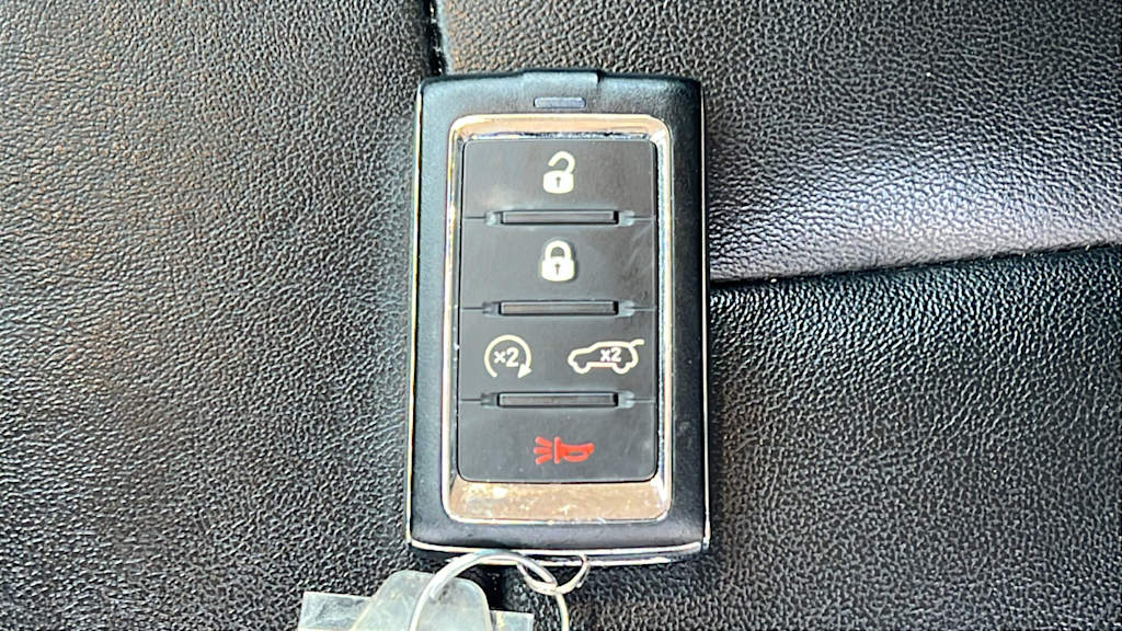 Thumbnail: 2022 Jeep Grand Cherokee - 16