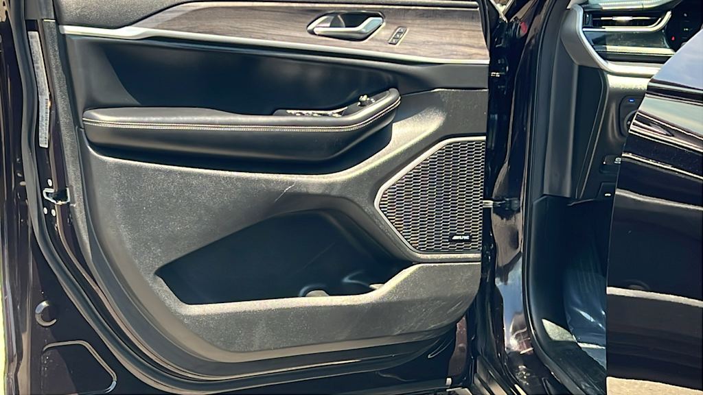 Thumbnail: 2022 Jeep Grand Cherokee - 29