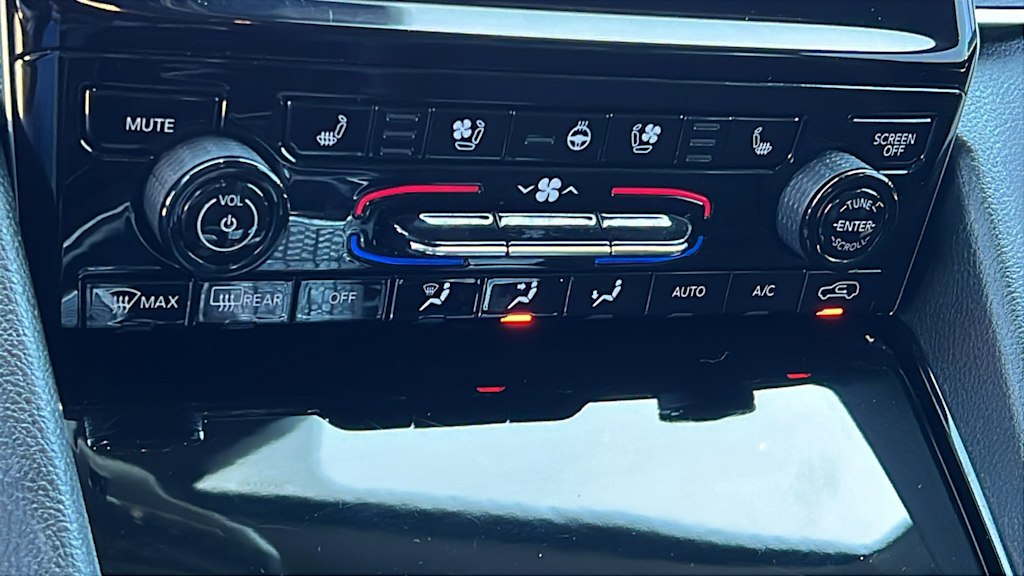 Thumbnail: 2022 Jeep Grand Cherokee - 22