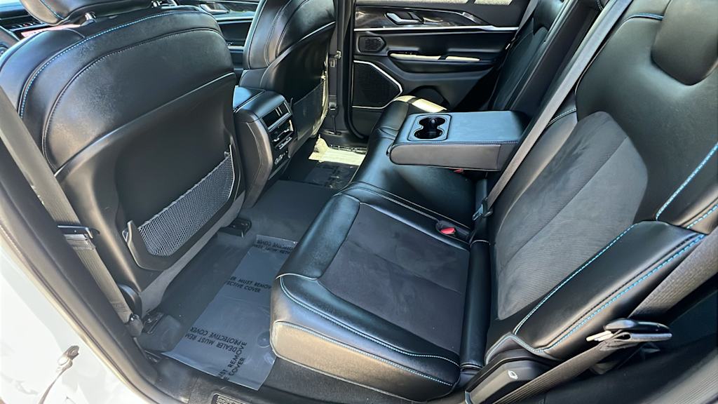 Thumbnail: 2022 Jeep Grand Cherokee - 12