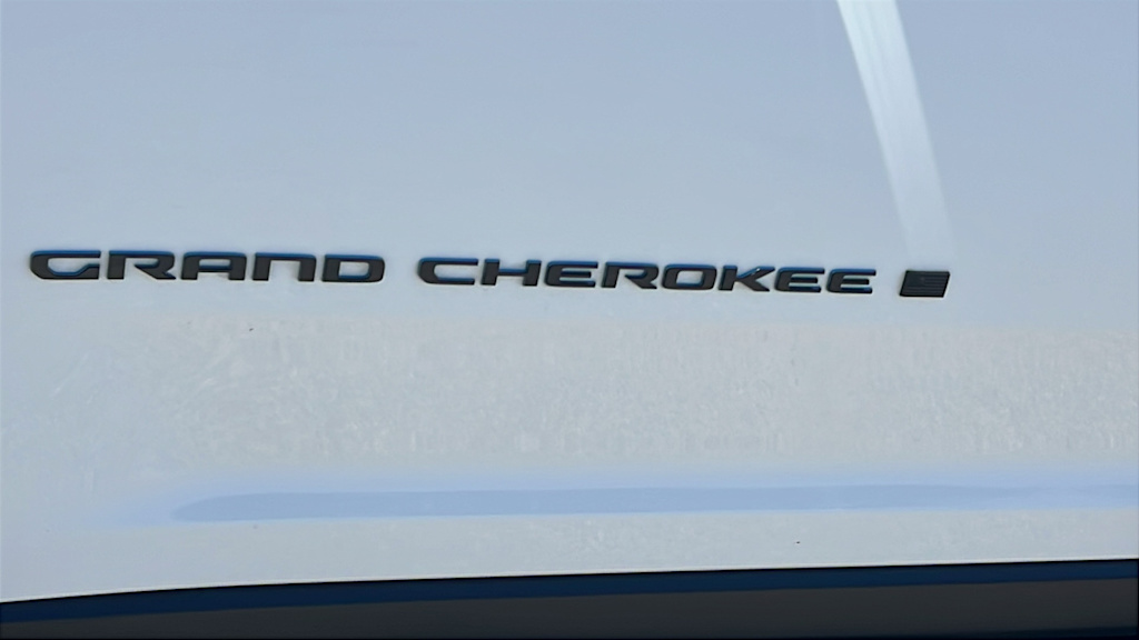 Thumbnail: 2022 Jeep Grand Cherokee - 7