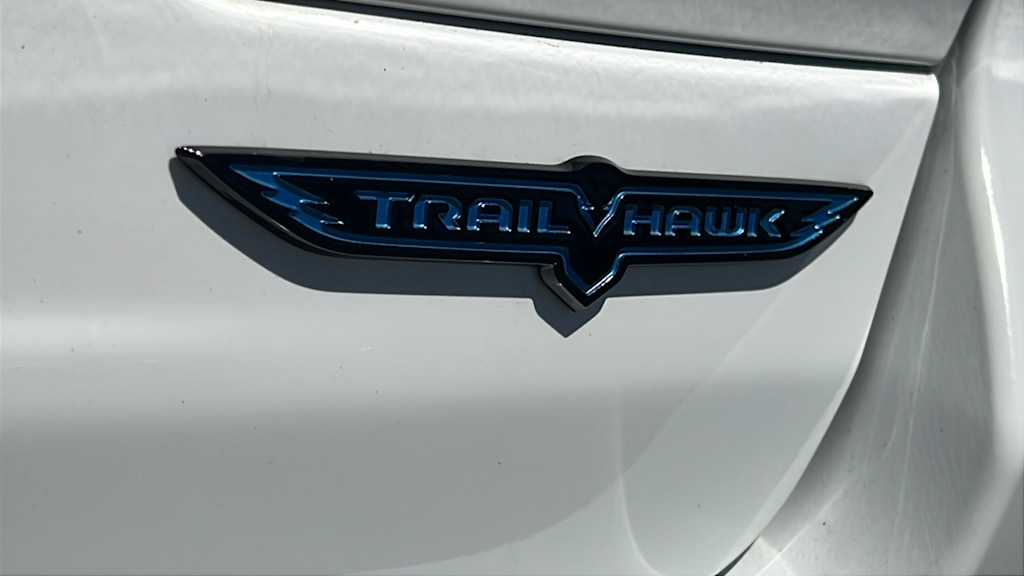 Thumbnail: 2022 Jeep Grand Cherokee - 32