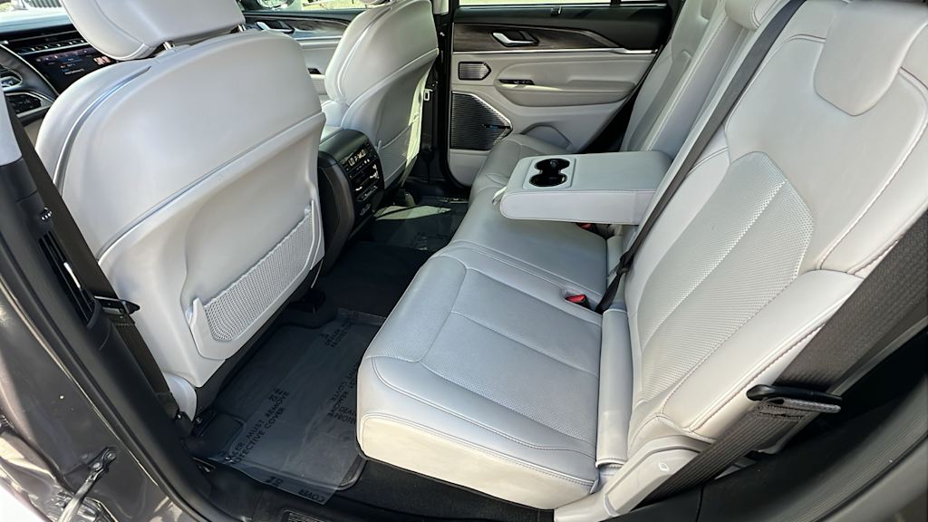 Thumbnail: 2022 Jeep Grand Cherokee - 12