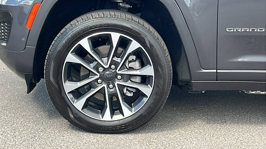 Thumbnail: 2022 Jeep Grand Cherokee - 8