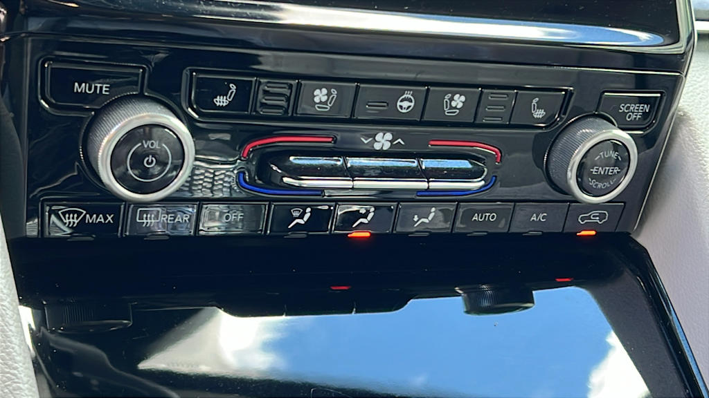 Thumbnail: 2022 Jeep Grand Cherokee - 23