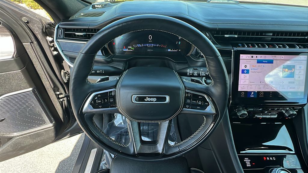 Thumbnail: 2024 Jeep Grand Cherokee - 10
