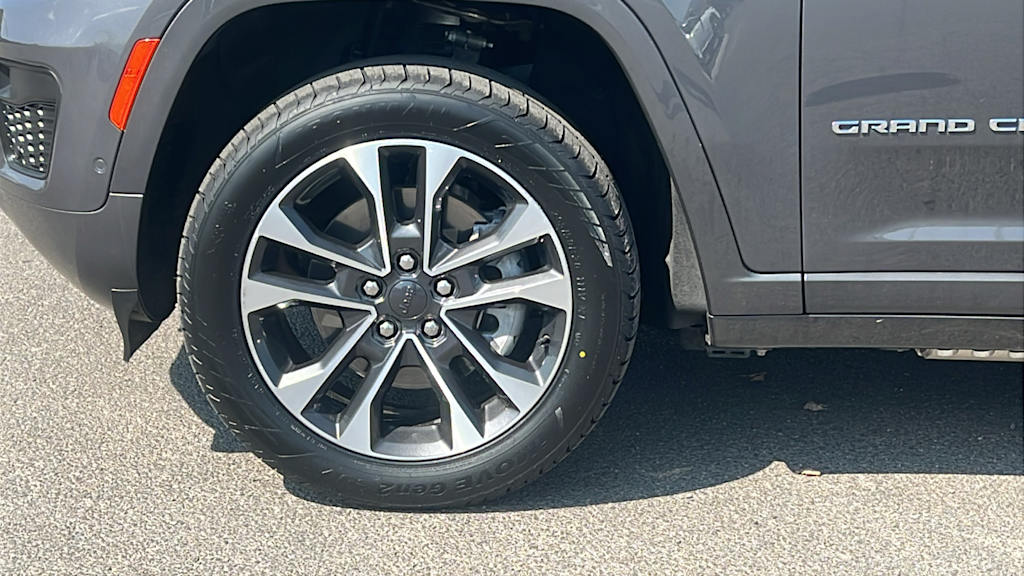 Thumbnail: 2024 Jeep Grand Cherokee - 8