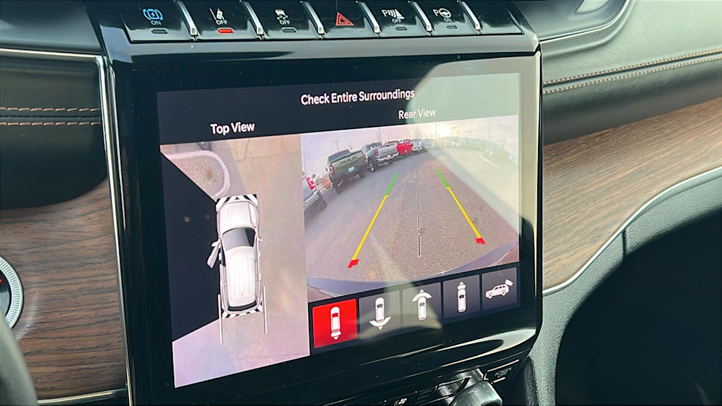 Thumbnail: 2022 Jeep Grand Cherokee - 21