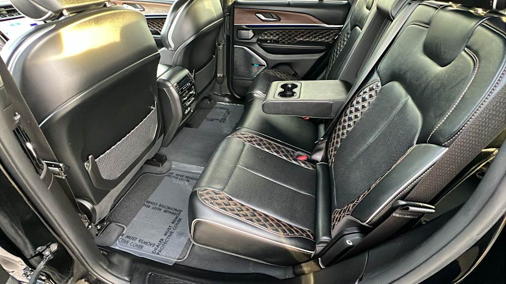 Thumbnail: 2022 Jeep Grand Cherokee - 26