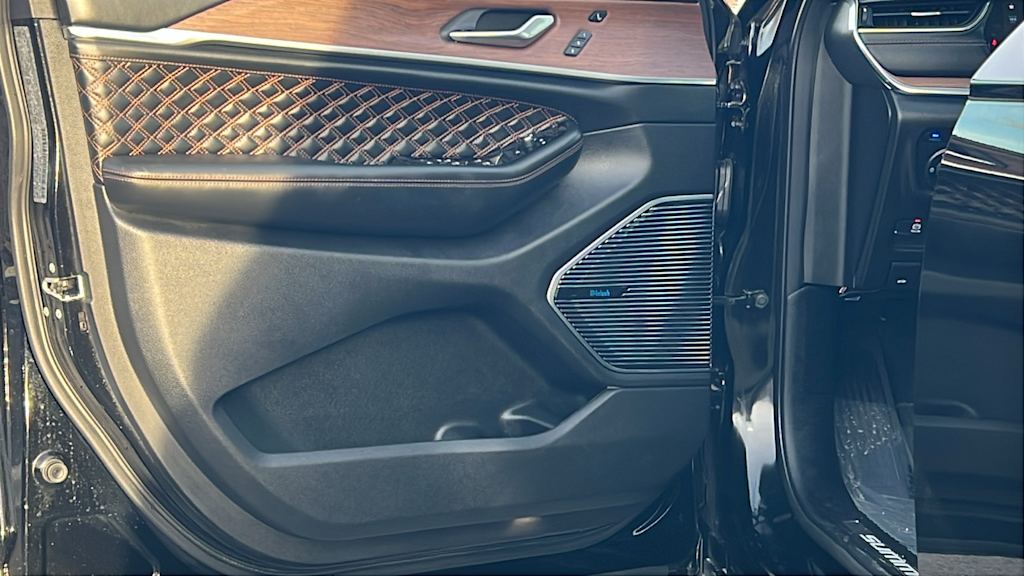 Thumbnail: 2022 Jeep Grand Cherokee - 25