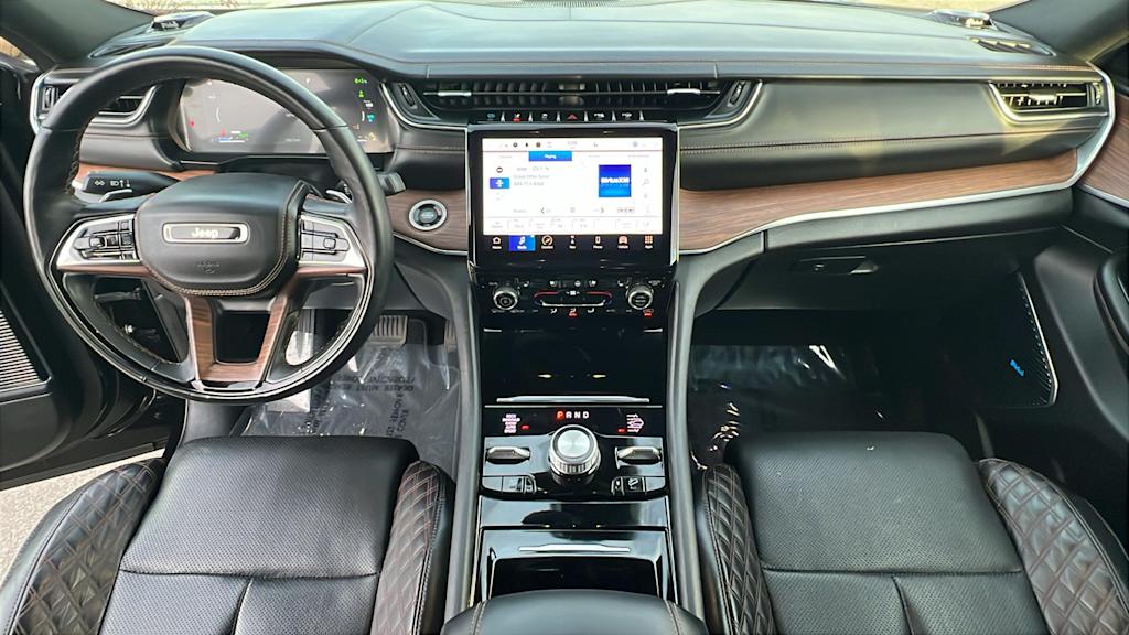 Thumbnail: 2022 Jeep Grand Cherokee - 12