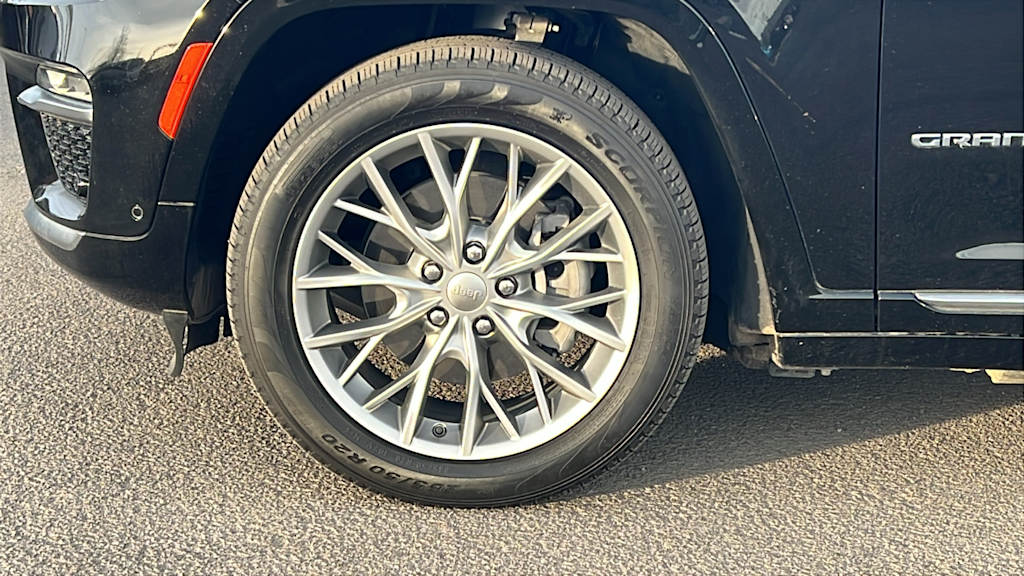 Thumbnail: 2022 Jeep Grand Cherokee - 8