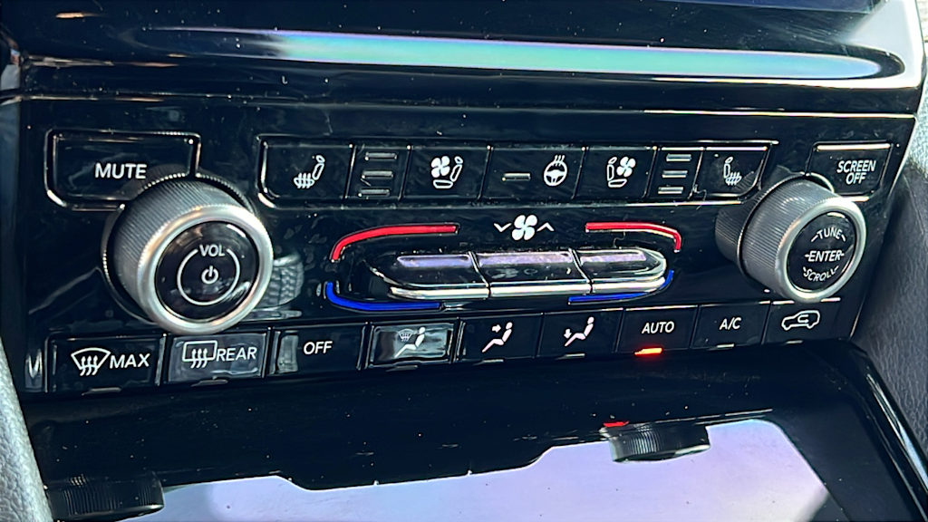 Thumbnail: 2023 Jeep Grand Cherokee - 20