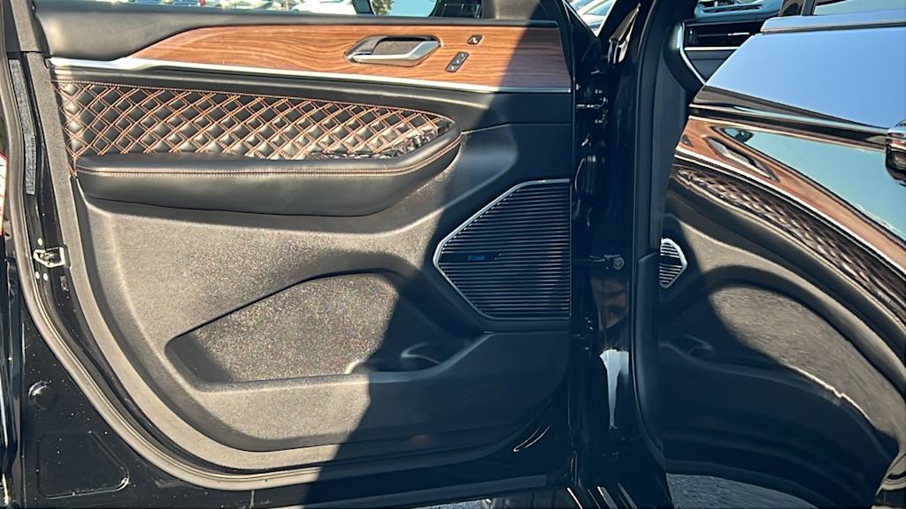 Thumbnail: 2023 Jeep Grand Cherokee - 27