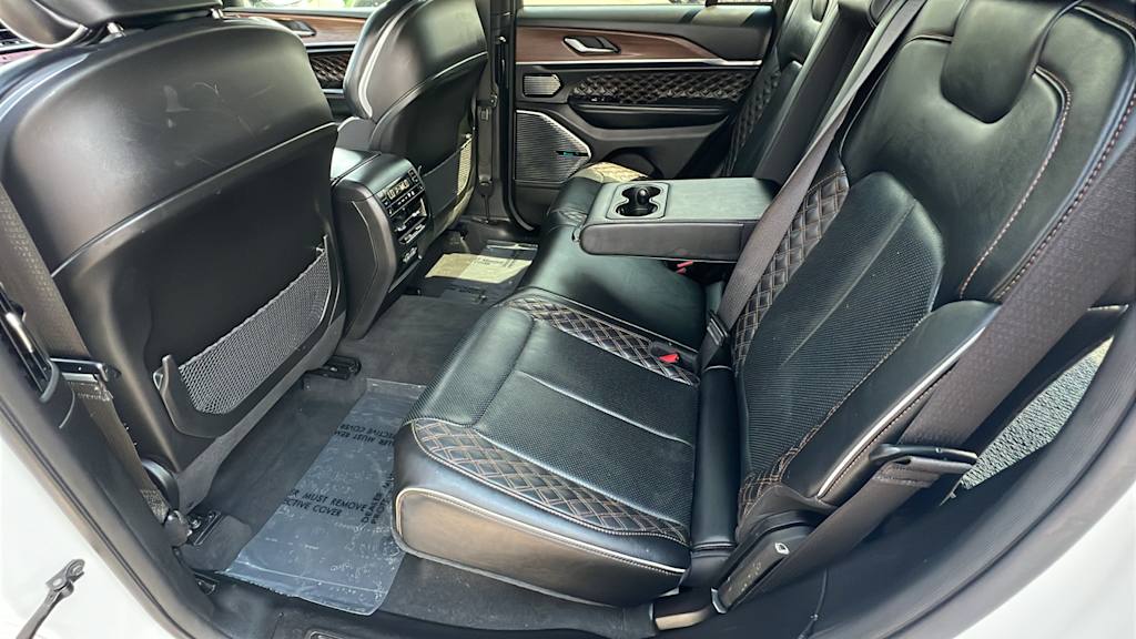 Thumbnail: 2022 Jeep Grand Cherokee - 28