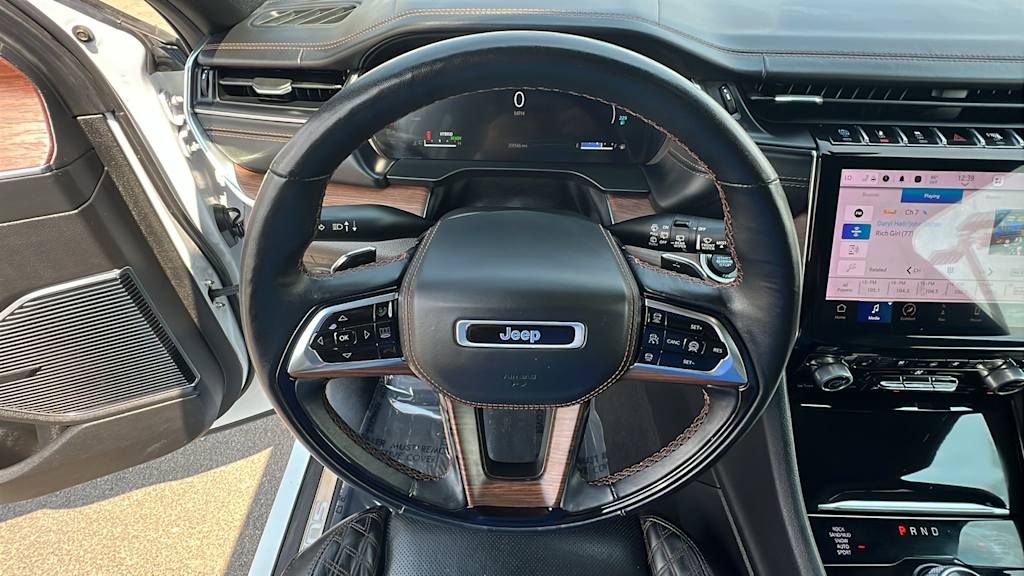 Thumbnail: 2022 Jeep Grand Cherokee - 9