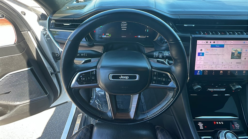 Thumbnail: 2022 Jeep Grand Cherokee - 12