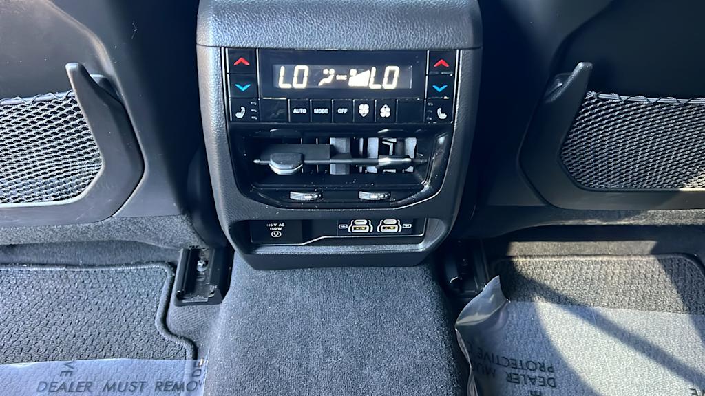 Thumbnail: 2022 Jeep Grand Cherokee - 28
