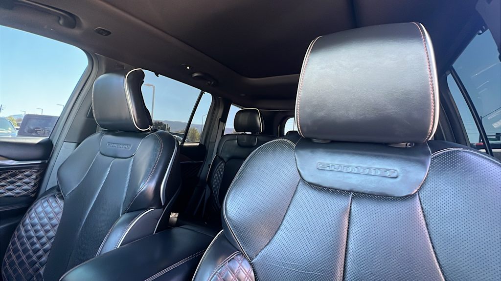 Thumbnail: 2022 Jeep Grand Cherokee - 10