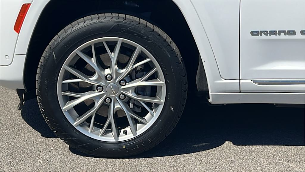 Thumbnail: 2022 Jeep Grand Cherokee - 8