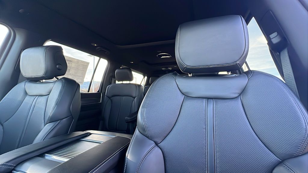 Thumbnail: 2026 Jeep Grand Wagoneer L - 10