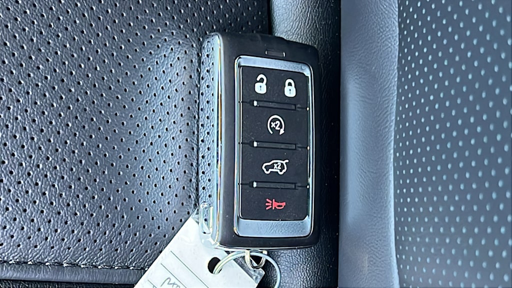 Thumbnail: 2026 Jeep Grand Wagoneer L - 16