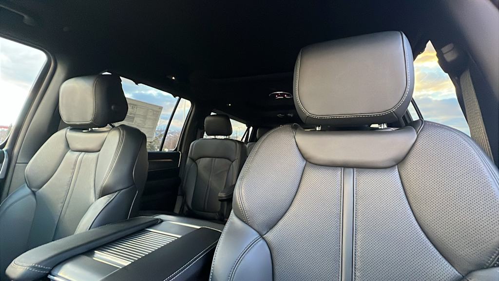 Thumbnail: 2026 Jeep Grand Wagoneer L - 9