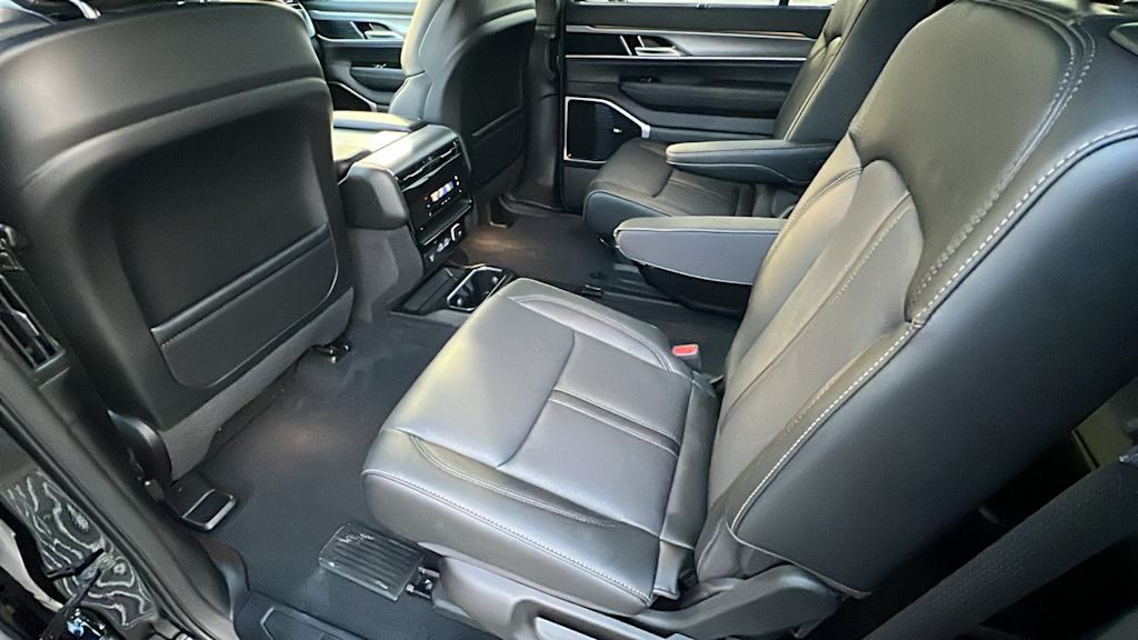 Thumbnail: 2026 Jeep Grand Wagoneer L - 29