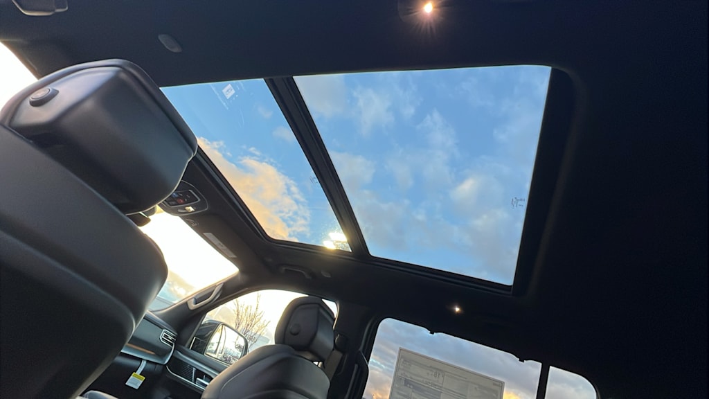 Thumbnail: 2026 Jeep Grand Wagoneer L - 32