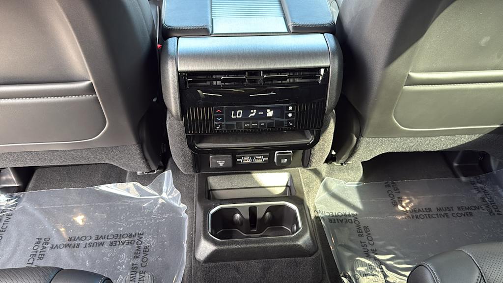 Thumbnail: 2025 Jeep Wagoneer - 29