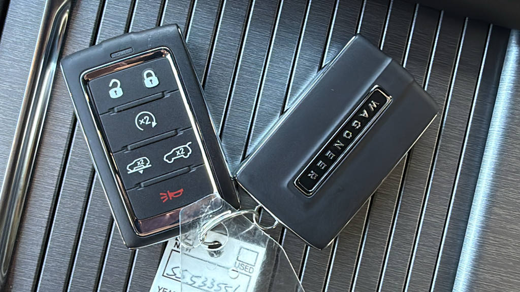 Thumbnail: 2025 Jeep Wagoneer - 30