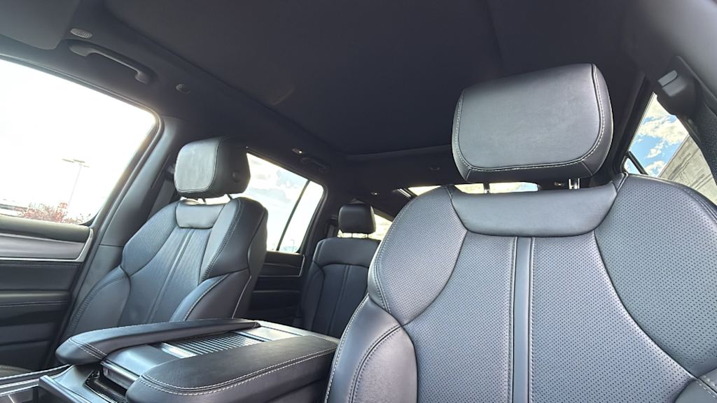 Thumbnail: 2025 Jeep Wagoneer - 10