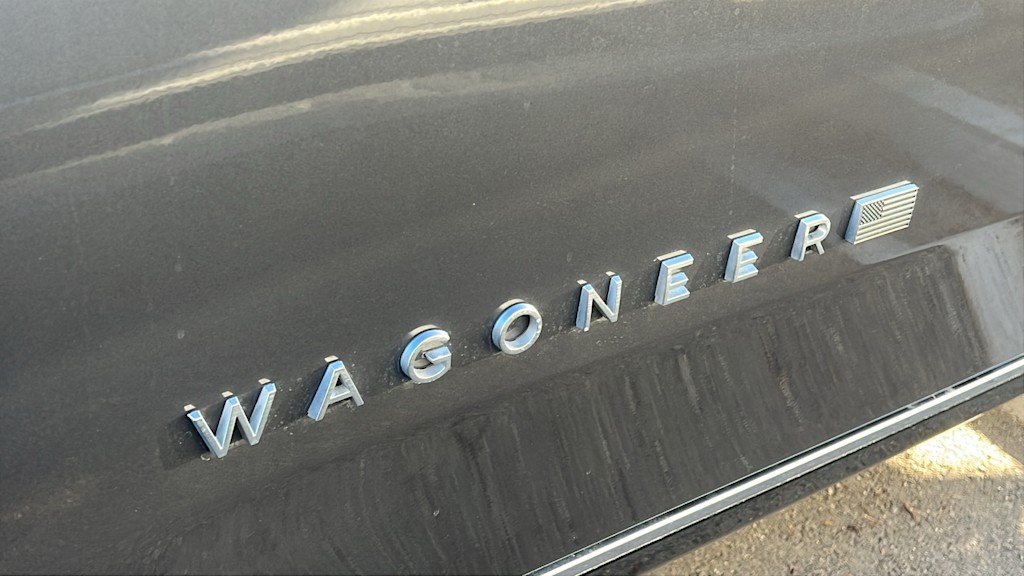 Thumbnail: 2023 Jeep Wagoneer - 10