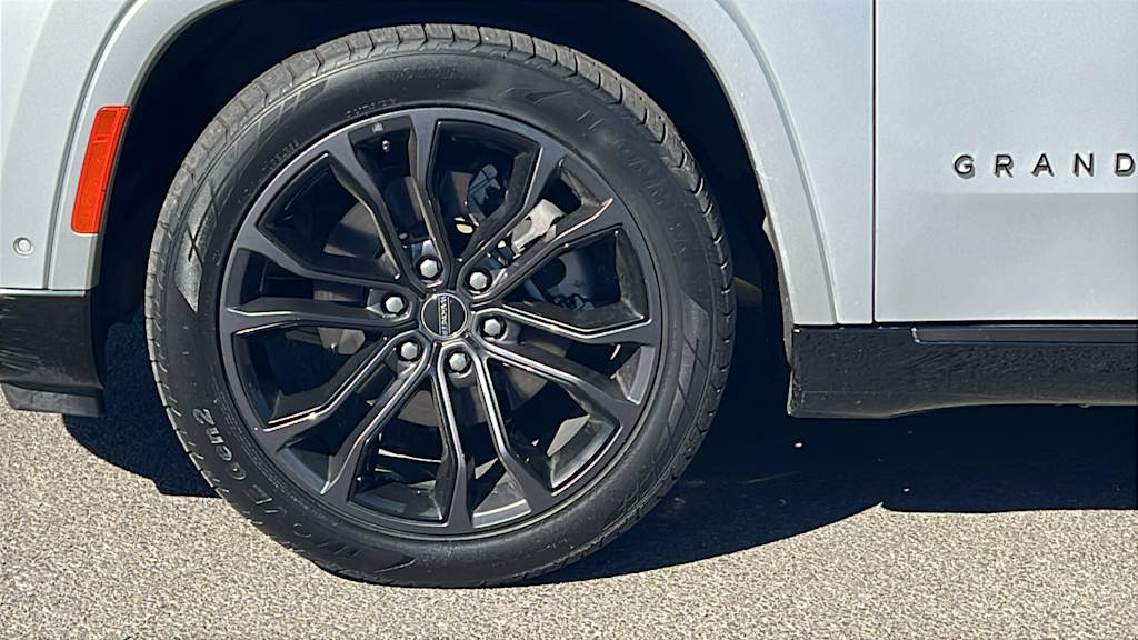 Thumbnail: 2024 Jeep Grand Wagoneer L - 8