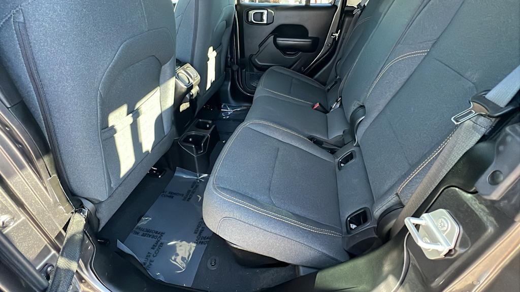 Thumbnail: 2024 Jeep Gladiator - 12