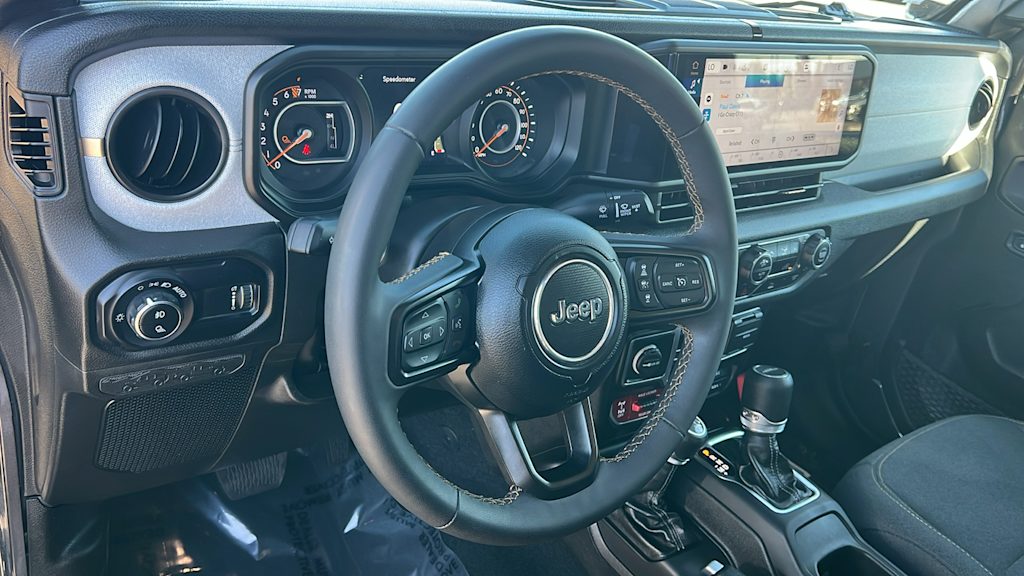 Thumbnail: 2024 Jeep Gladiator - 2