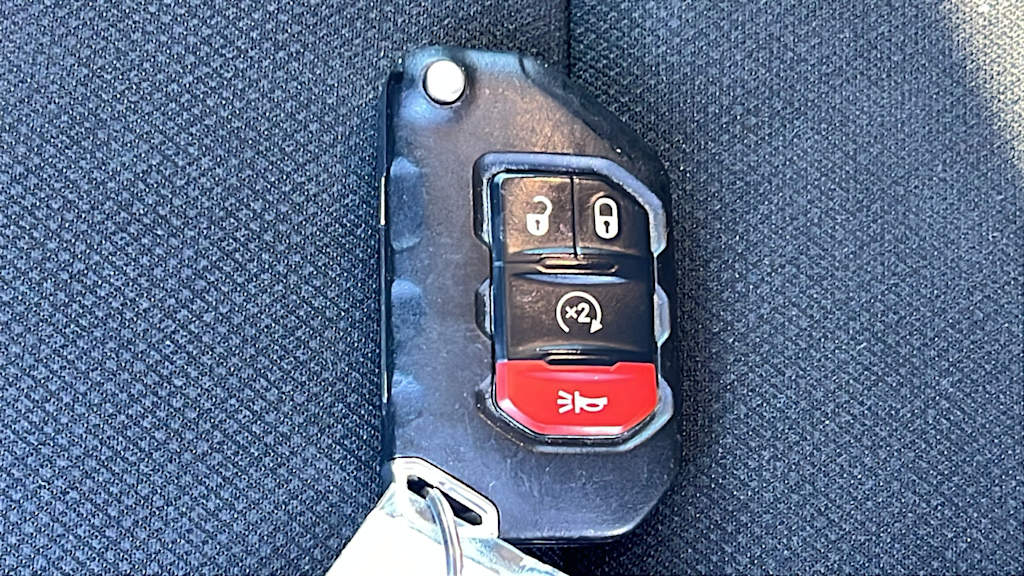 Thumbnail: 2022 Jeep Gladiator - 16