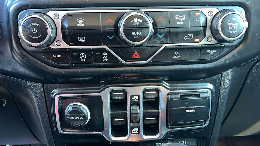 Thumbnail: 2022 Jeep Gladiator - 21