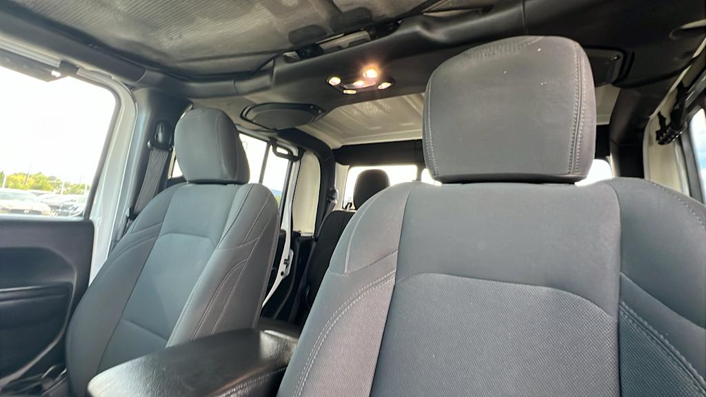 Thumbnail: 2021 Jeep Gladiator - 10