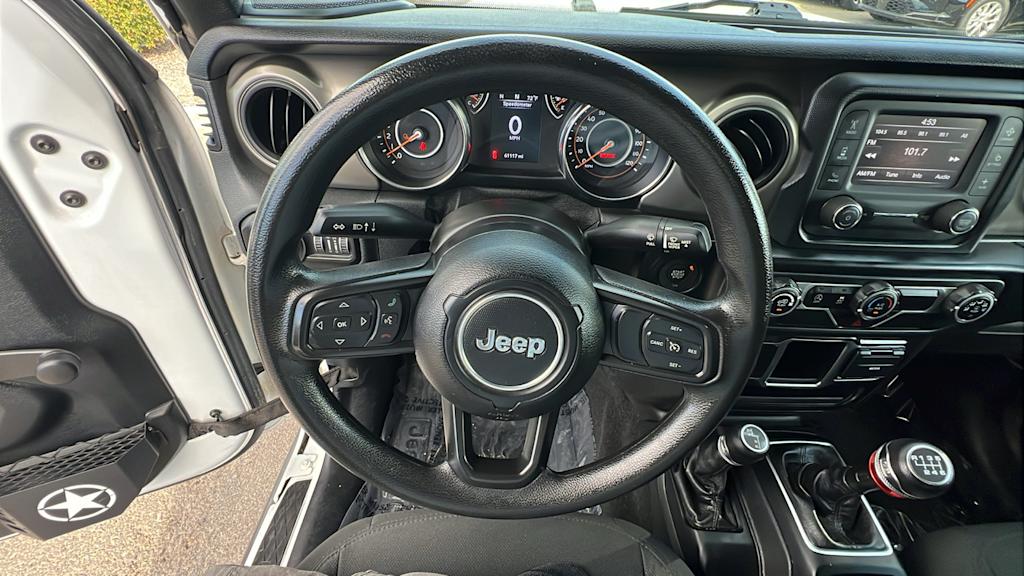 Thumbnail: 2021 Jeep Gladiator - 9