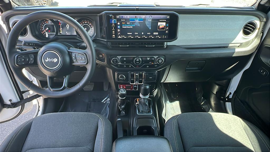 Thumbnail: 2024 Jeep Gladiator - 12
