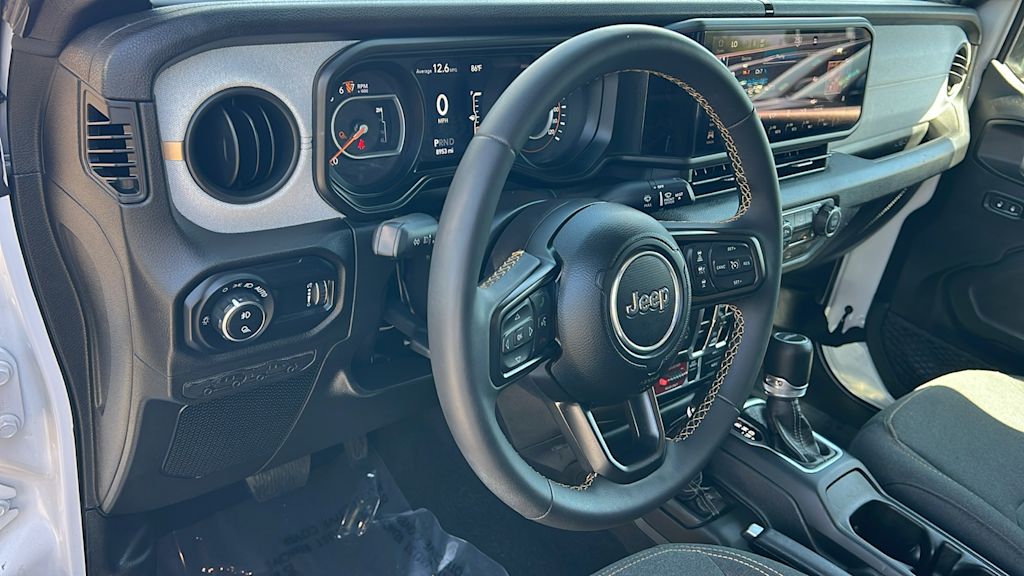 Thumbnail: 2024 Jeep Gladiator - 2