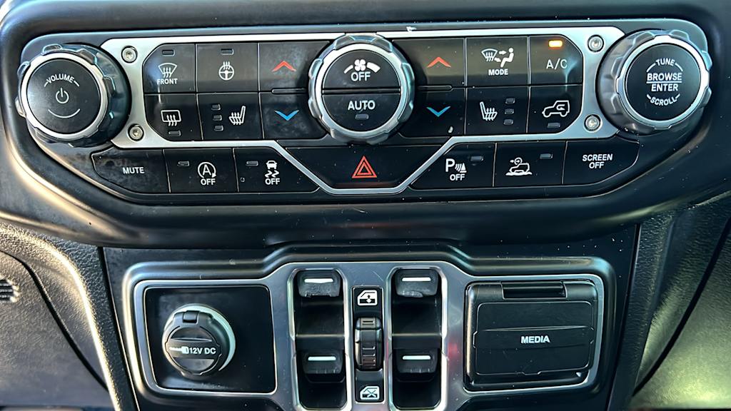 Thumbnail: 2021 Jeep Gladiator - 23
