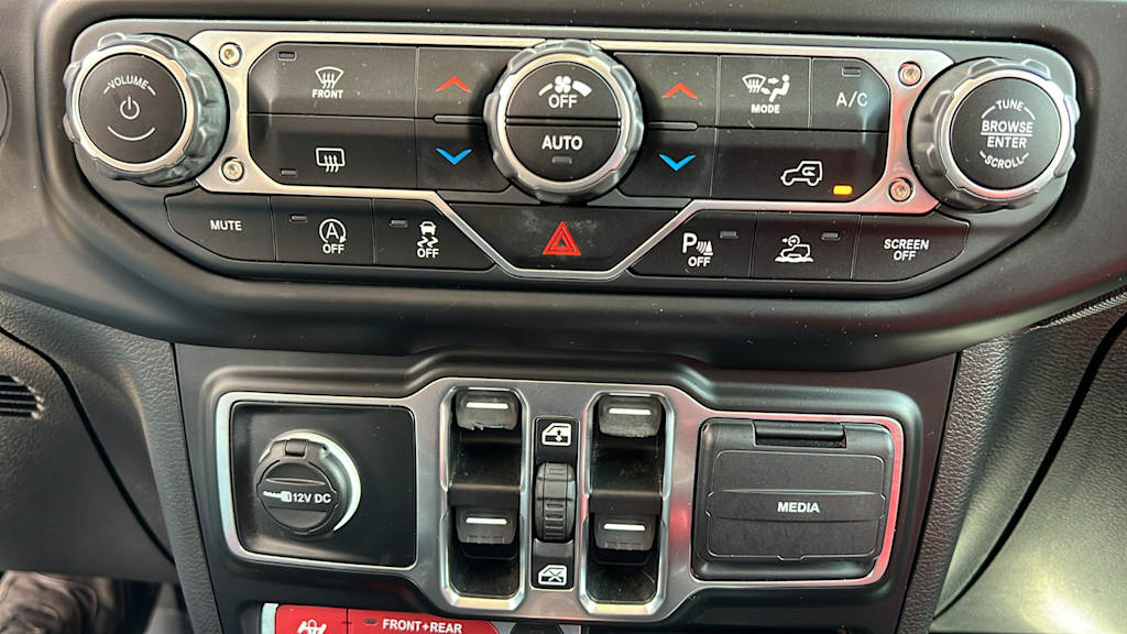 Thumbnail: 2021 Jeep Gladiator - 22