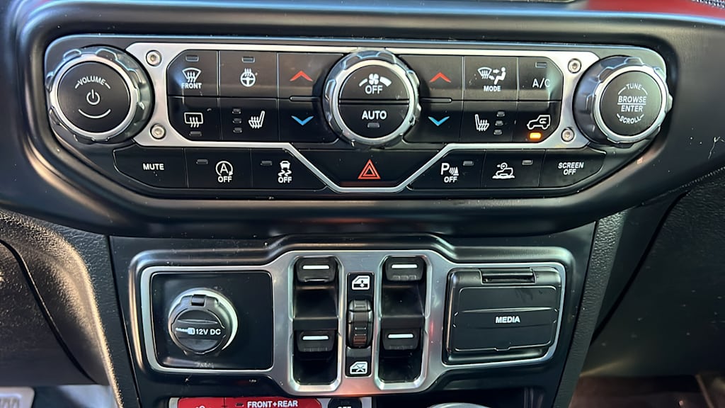 Thumbnail: 2022 Jeep Gladiator - 22
