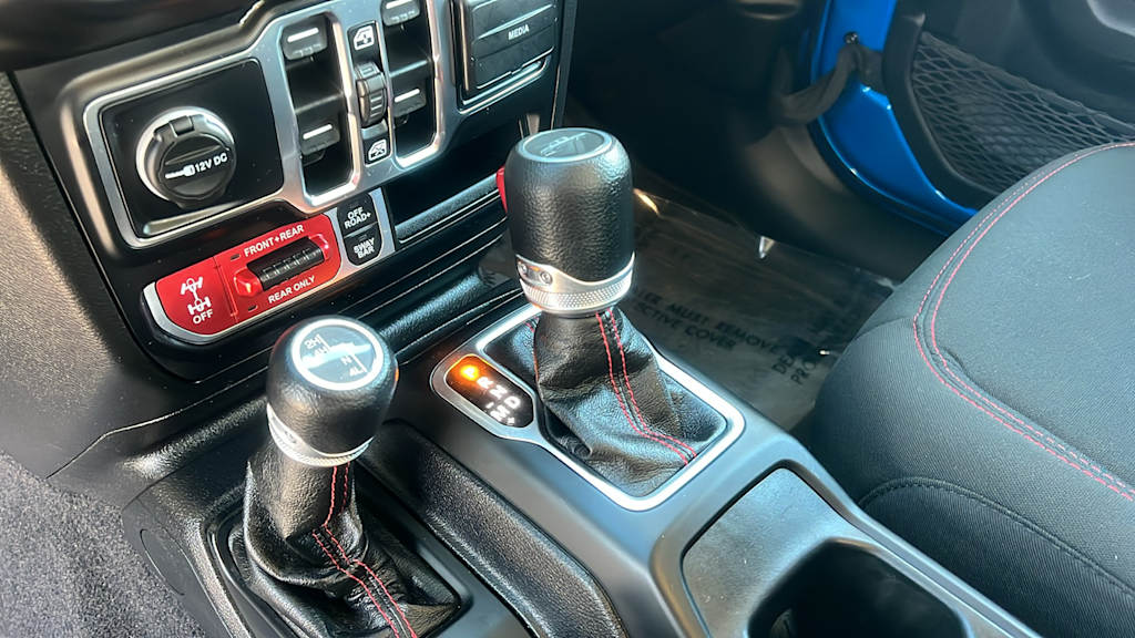 Thumbnail: 2021 Jeep Gladiator - 15