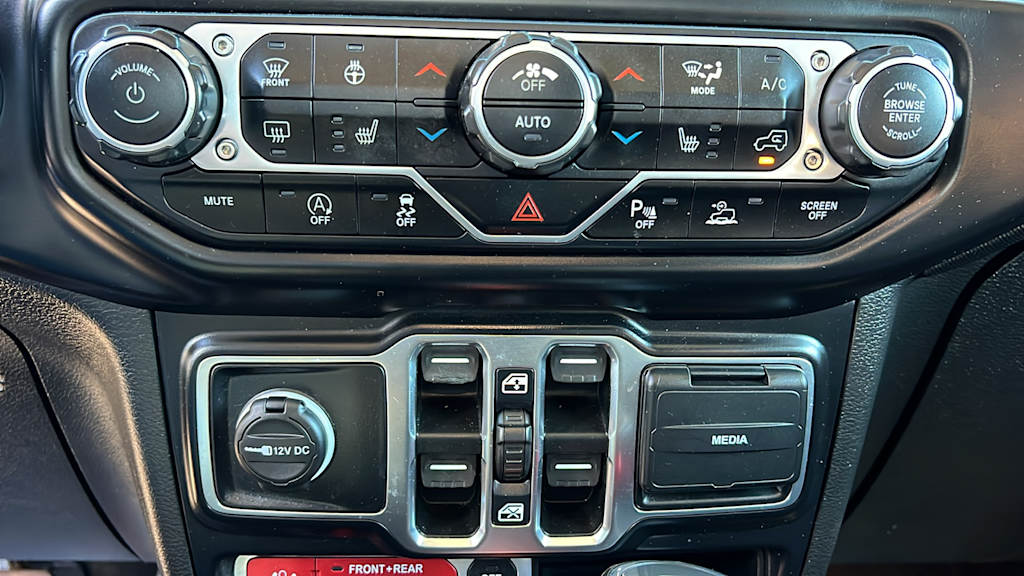 Thumbnail: 2021 Jeep Gladiator - 23